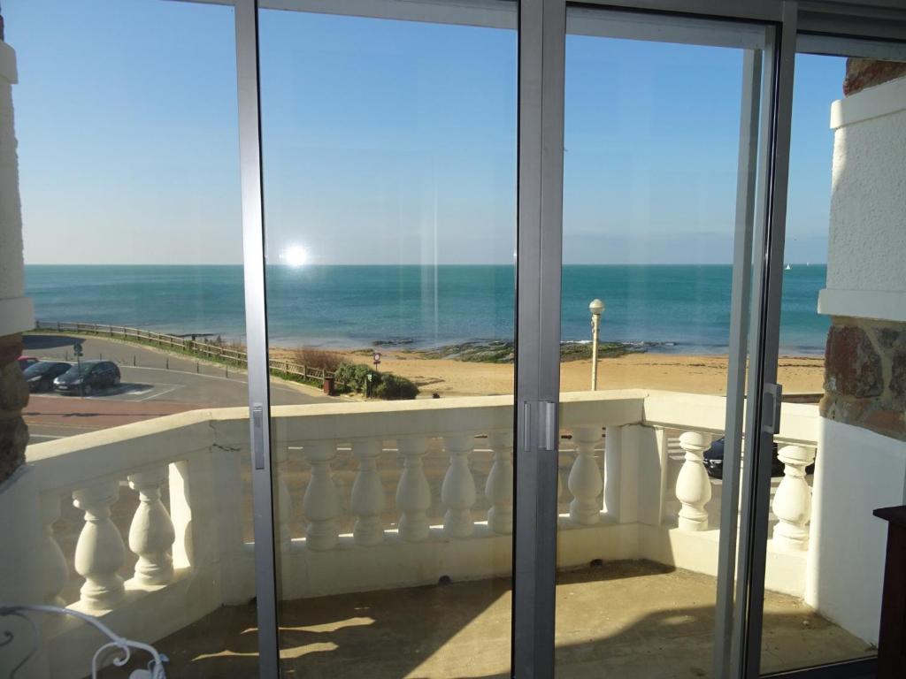 Maison de vacances Maison Les Sables-d'Olonne, 7 pièces, 11 personnes - FR-1-92-893 24 Promenade Georges Godet 85100 Les Sables dʼOlonne