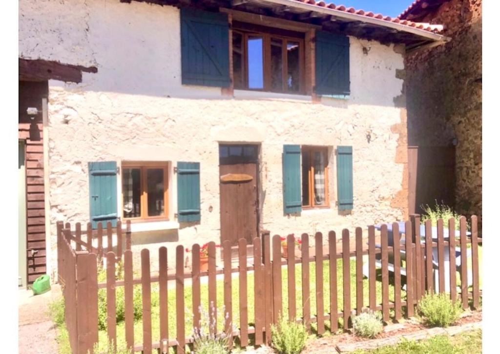 Maison de vacances Maison Loubignac at Les Vergnes Gites Les Vergnes, Exideuil 16150 Exideuil