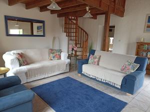 Maison Marin, Charming Village Cottage with Pool
