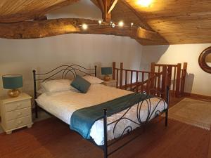 Maison Marin, Charming Village Cottage with Pool