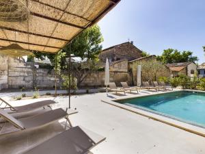 Maison Maussane-les-Alpilles, 7 pièces, 14 personnes - FR-1-599-68