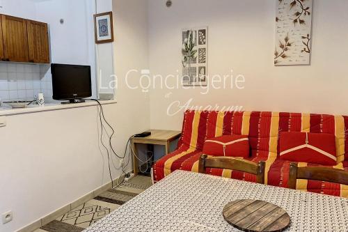 Maison mitoyenne 2 chambres et petite vue mer
