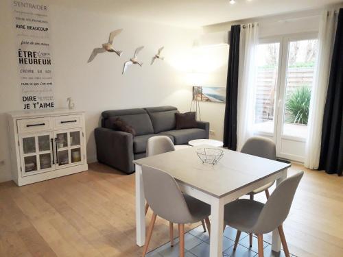 maison mitoyenne parking et piscine PEY