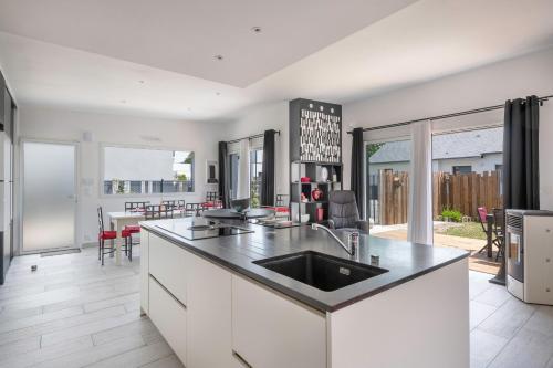Maison moderne pour 4 personnes a Saint-Gildas-de-Rhuys