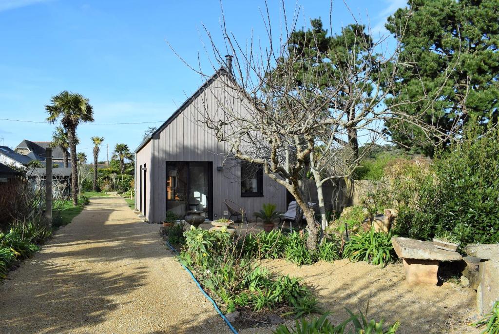 Maison NEUVE avec jardin clos à 150m de la plage de Tourony 31 130 Rue de Poul Palud, 22730 Trégastel