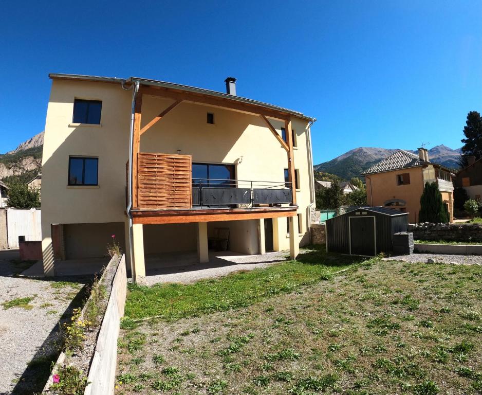 Maison neuve proche de Barcelonnette 6 Rue des Écoles, 04850 Jausiers