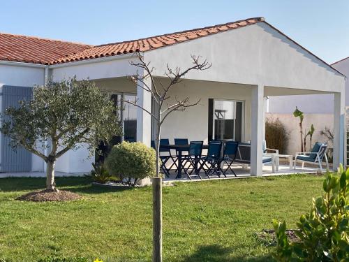Maison neuve tout confort, plage à pied !