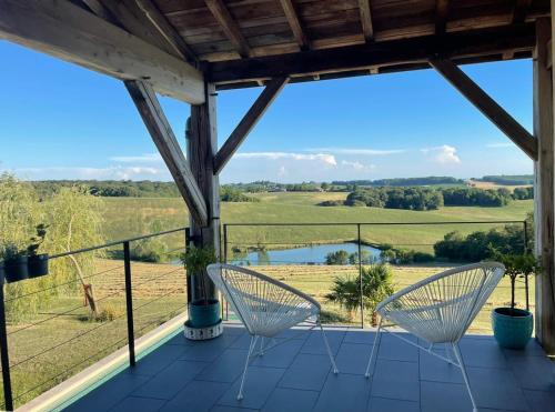 Maison passive - vue panoramique, terrasses, cheminée, piscine privée
