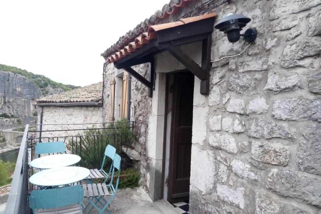 Maison de vacances maison pierre et voûte au cœur du village 50 rue du chateau 07120 Balazuc