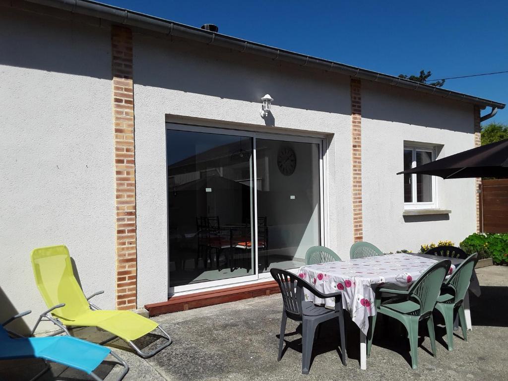 Maison plein pied a 10 mn de la plage en campagne Lenclos de la  blanche, 35400 Saint-Malo