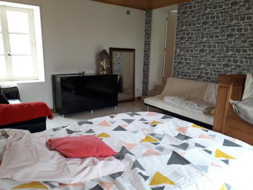 Maison plein pied dans bourg avec tous commerces