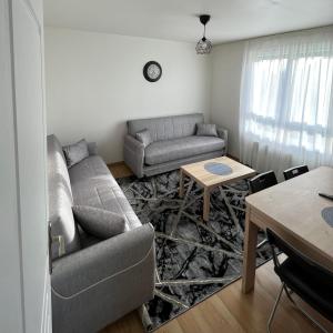 Maison pour 13 personnes Proche de Paris CDG Salon Villepinte