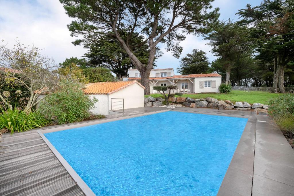 Maison de vacances Maison pour 8 avec piscine a Prefailles mourraud, 11 44770 Préfailles