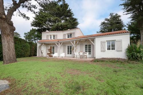 Maison pour 8 avec piscine a Prefailles