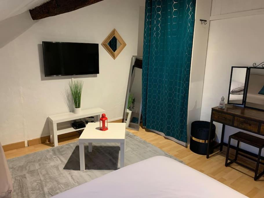 Maison POUR OUVRIERS seulement PAS DE TOURISME, NI FAMILLE 93240 Stains