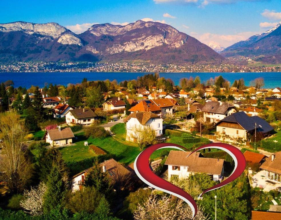 Maison de vacances Maison proche du lac d Annecy avec grand jardin 332 Chemin du Brouillet 74320 Sévrier