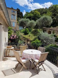 Maison de vacances Maison provençale en pierre naturelle à Gigondas Rue Révérend Père Signoret 84190 Gigondas Provence-Alpes-Côte d\'Azur