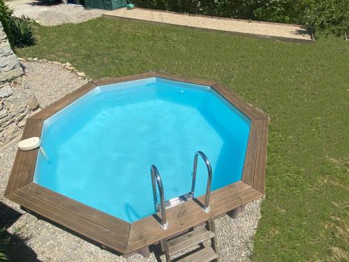 Maison provençale sur 800m² de terrain et piscine