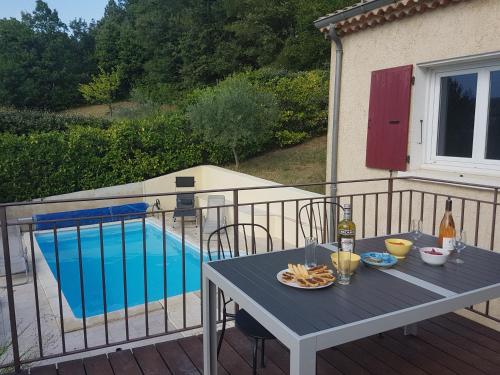 MAISON PROVENCE AVEC PISCINE PRIVATIVE
