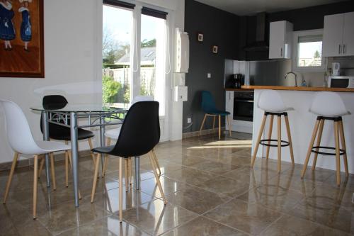 Maison récente, deux chambres, à 10 minutes en voiture des plages
