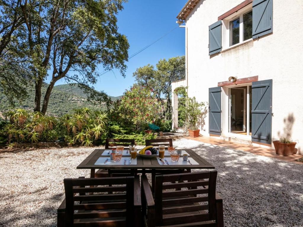 Maison renovee en pierres avec jardin près Omaha beach & Bayeux à 5mn de Port en Bessin 14520 Commes