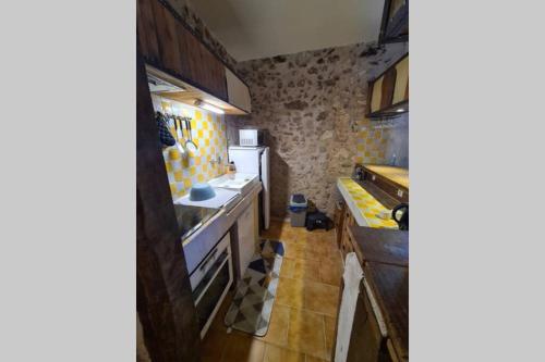 MAISON RESTAUREE 6 PERSONNES AU COEUR DU PERIGORD