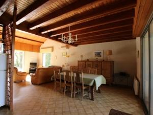 Maison de vacances Maison Saint-Brevin-les-Pins, 4 pièces, 6 personnes - FR-1-364-40 11 Avenue Des Acacias -  - 44250 Saint-Brévin-les-Pins Pays de la Loire