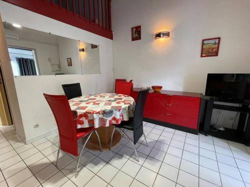 Maison Saint-Cyprien, 2 pièces, 6 personnes - FR-1-225D-161