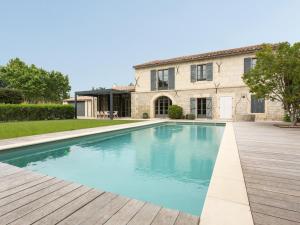 Maison de vacances Maison Saint-Étienne-du-Grès, 6 pièces, 8 personnes - FR-1-599-17 29 avenue notre dame du château 13103 Saint-Étienne-du-Grès Provence-Alpes-Côte d\'Azur