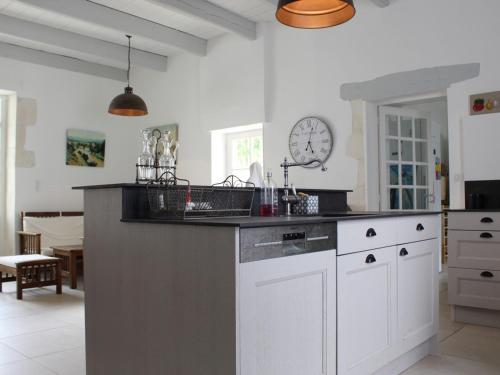 Maison Saint-Georges-d'Oléron, 10 pièces, 15 personnes - FR-1-246A-61