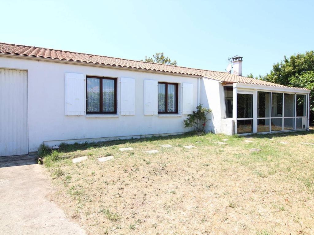 Maison de vacances Maison Saint-Georges-d'Oléron, 4 pièces, 6 personnes - FR-1-246A-105 16 RUE DE L'AMIRAL DUPERRE CHERAY 17190 Saint-Georges-dʼOléron