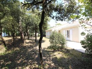 Maison de vacances Maison Saint-Georges-d'Oléron, 5 pièces, 6 personnes - FR-1-246A-131 171 ALLEE DE LA CAPREUSE DOMINO 17190 Saint-Georges-dʼOléron -1