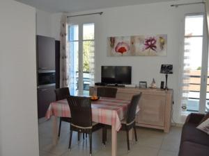 Maison de vacances Maison Saint-Gilles-Croix-de-Vie, 3 pièces, 5 personnes - FR-1-324-133 1 Avenue Du Vieux MÃ´le - Appt 10 - Hotel De La Plage  - 85800 Saint-Gilles-Croix-de-Vie Pays de la Loire