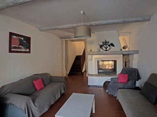Maison Saintes-Maries-de-la-Mer, 4 pièces, 10 personnes - FR-1-475-35