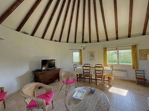 Maison Saintes-Maries-de-la-Mer, 4 pièces, 6 personnes - FR-1-475-92