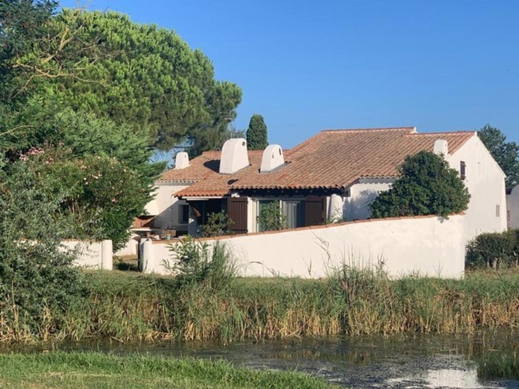 Maison de vacances Maison Saintes-Maries-de-la-Mer, 5 pièces, 8 personnes - FR-1-475-96 Quartier de Pioch Badet Les Jasses de la Sauvagine n 123 13460 Les Saintes-Maries-de-la-Mer