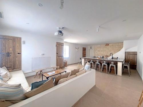 Maison Saintes-Maries-de-la-Mer, 5 pièces, 9 personnes - FR-1-475-95
