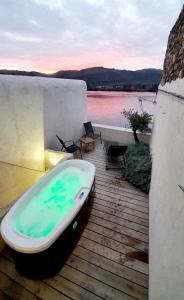 Maison de vacances Maison Spa Vue Rhône 18 Quai Sarrere 26240 Saint-Vallier Rhône-Alpes