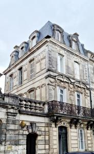 Maison spacieuse avec balcon sur les remparts