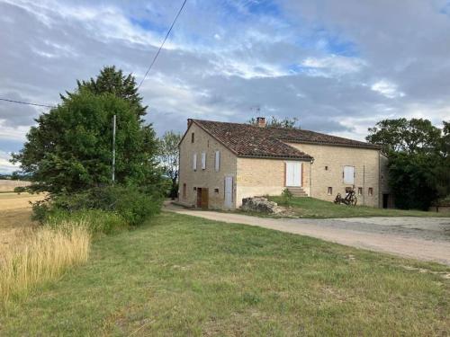 MAISON SPACIEUSE - CALME - 200m2 - JARDIN