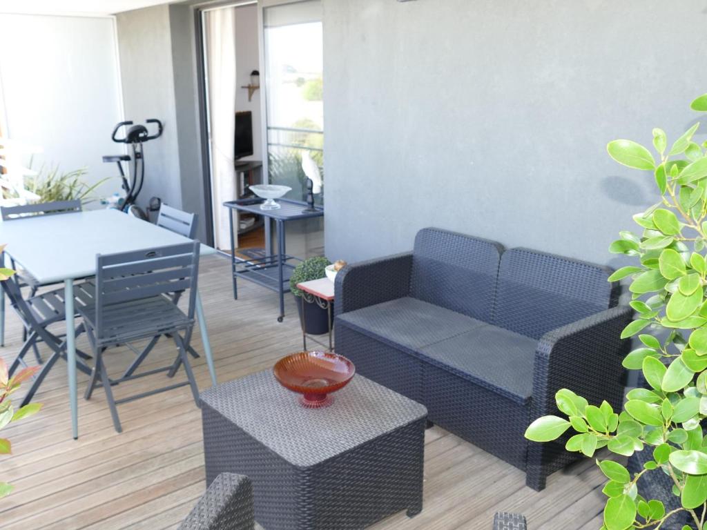 Maison spacieuse en pleine campagne avec terrasse jardin et piscine 13710 Fuveau