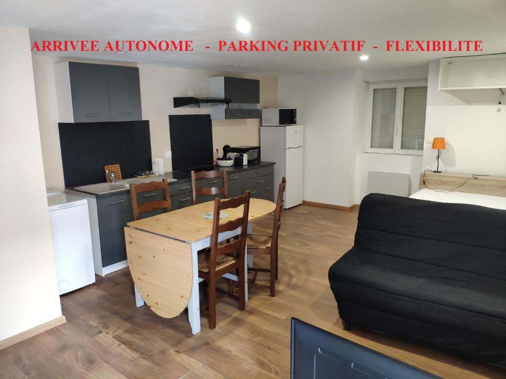Maison sur cour verdoyante