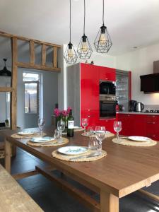Maison sur la place du village d’Ourville en Caux