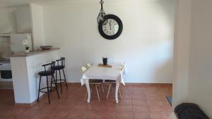 Maison T3 jardin proche remparts Aigues Mortes