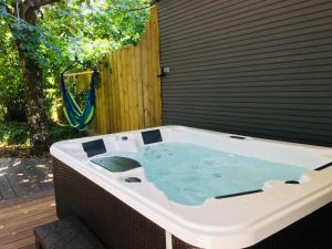 Maison tournesol Sarlat avec spa privatif