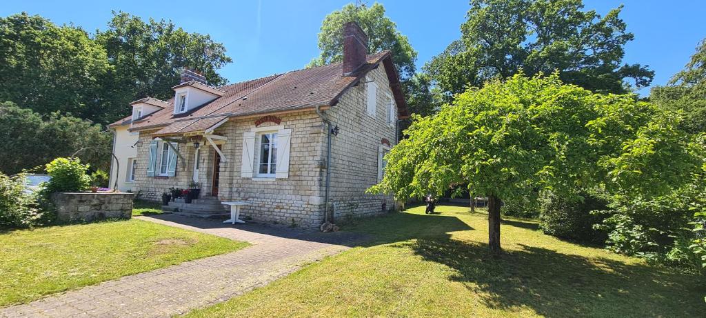 Maison tout confort avec jardin - CHANTILLY, SENLIS, PARC ASTERIX, PARIS CDG 6 Cité Saint-Paul, 60300 Avilly-Saint-Léonard