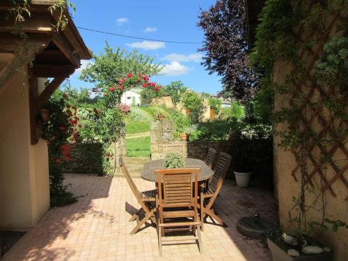 Maison traditionnelle au coeur d'une ferme