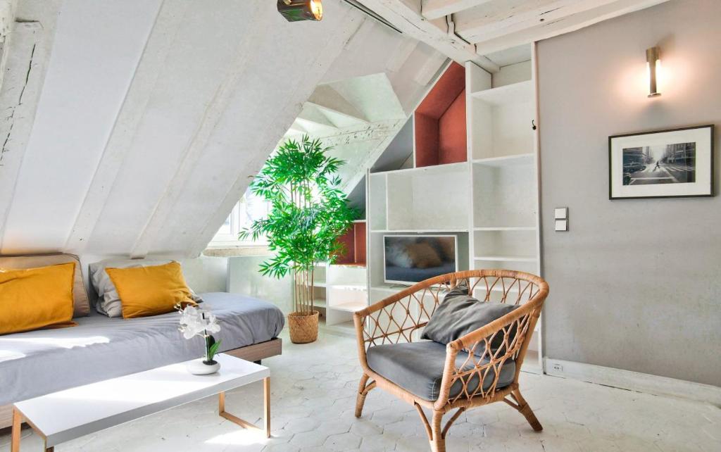 Maison très beau jardin 10 mn a pied centre ville Bayeux proche plages du débarquement
