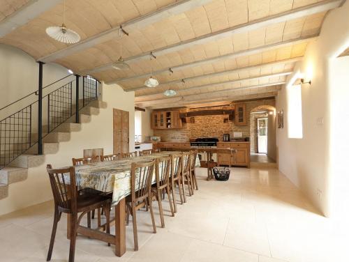 Maison typique bretonne avec toit de chaume