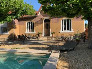 Maison de vacances Maison Verquiéres, 5 pièces, 10 personnes - FR-1-599-15 800 route d'Eyragues 13670 Verquières Provence-Alpes-Côte d\'Azur